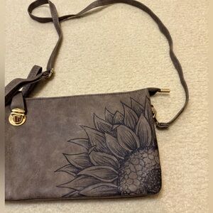 N’Gil Crossbody & Wristlet Brown Sunflower Handbag Spotless Tons of Storage